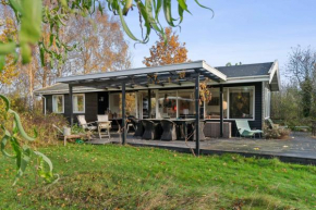 Cozy Summer House Near Vejby Beach, Vejby